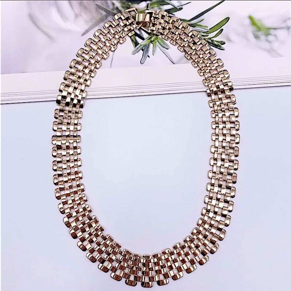Hollow Mesh Gold Wide Chain Link Necklace - Picture 2 of 3